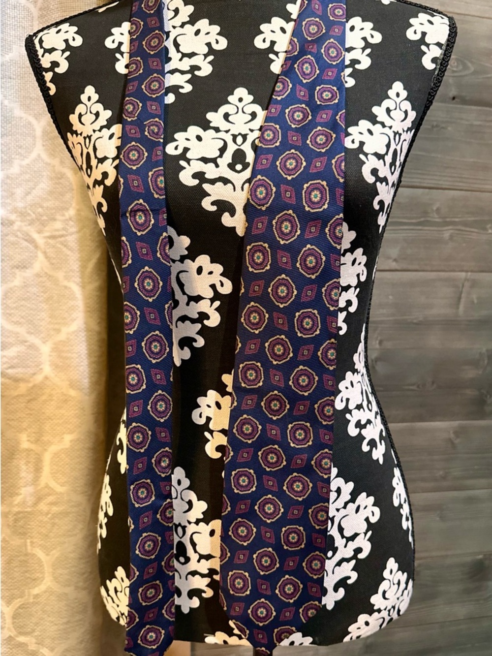 Vintage Ferrell Reed 100% silk tie